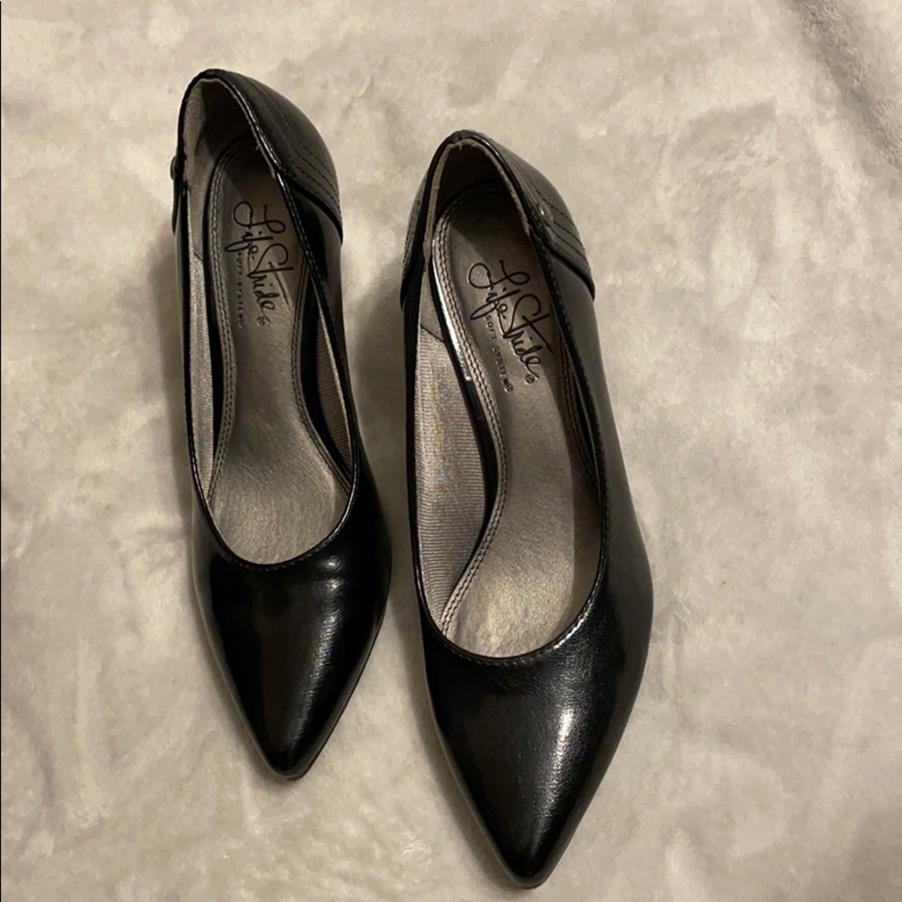 Heels - Picture 3 of 3